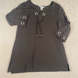 NY Gard Black Knit Tie Front Top Size Medium Grommet Accents EUC